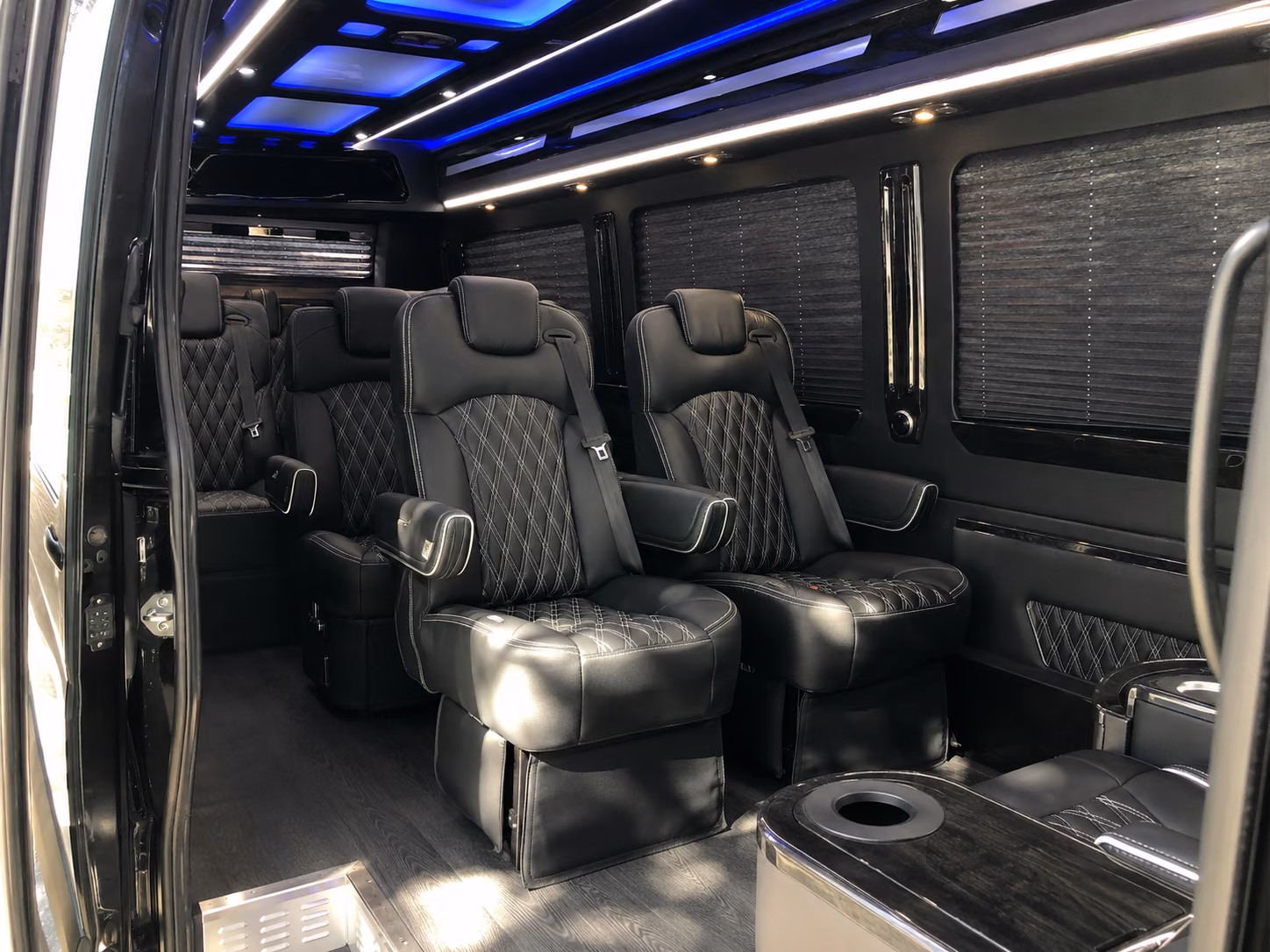airport transfers between cld carlsbad and vista
