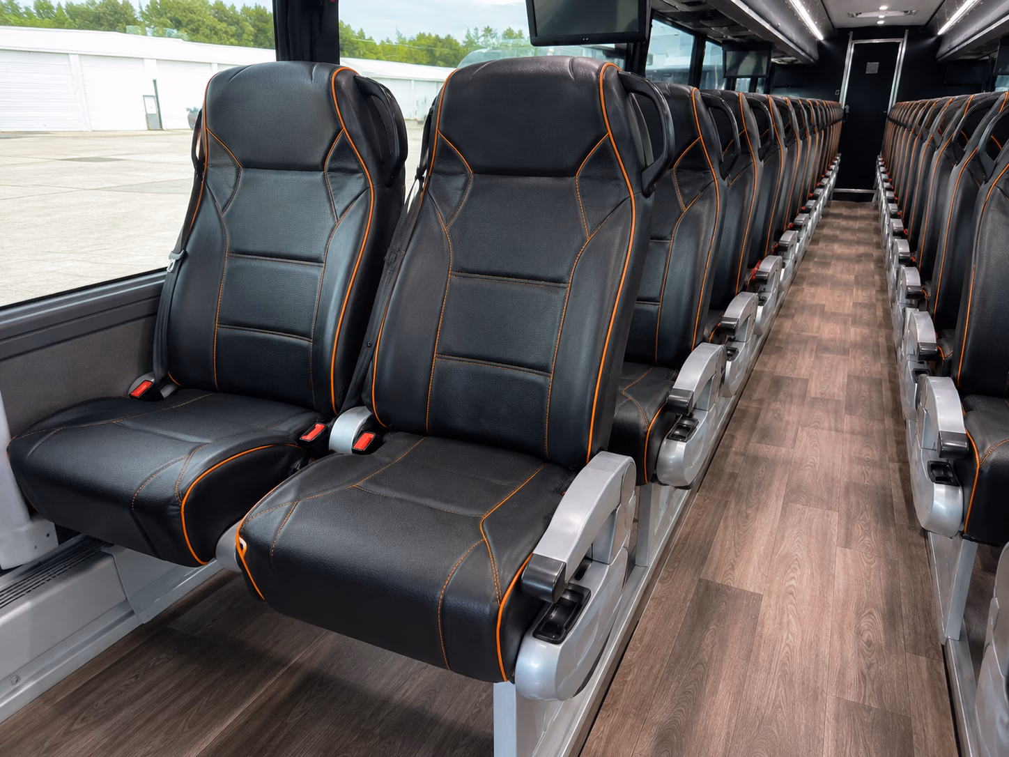 shuttle services for airline crews and airport staff in oceanside
